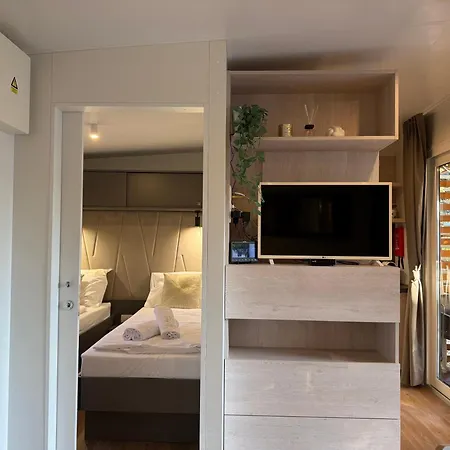 Gold Mobile Homes D&l *